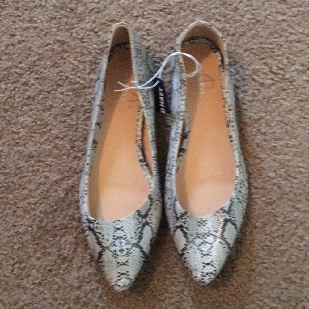 Old navy snakeskin flats